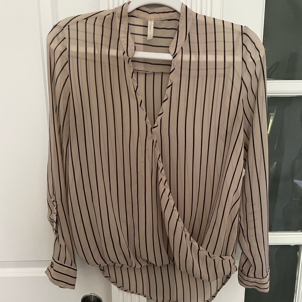 Small black stripe blouse with unique cut
